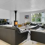 Pool Activity House For 14 People בית נופש