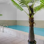 Pool Activity House For 14 People *