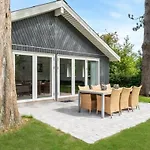 Pool Activity House For 14 People