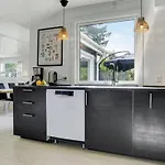 בית נופש Pool Activity House For 14 People