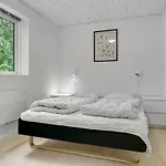 בית נופש Pool Activity House For 14 People Bøtø By