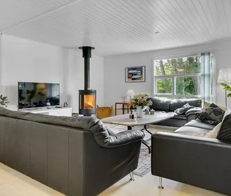 Pool Activity House For 14 People Casa vacanze