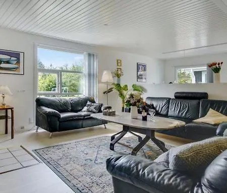 Pool Activity House For 14 People * Bøtø By