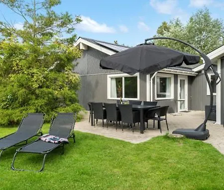 Pool Activity House For 14 People