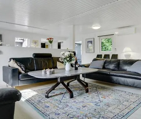 Pool Activity House For 14 People * Bøtø By